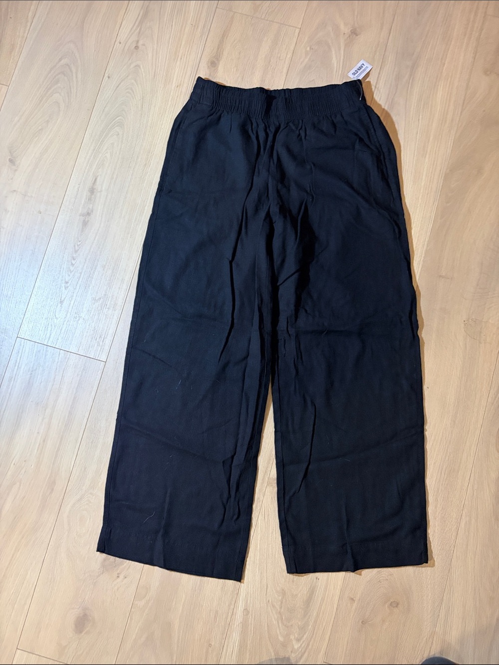 Woman’s Black Elastic-Waist Casual Linen Pants